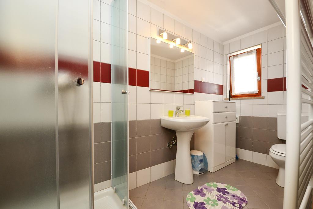 Apartments Mira Veleniki Εξωτερικό φωτογραφία