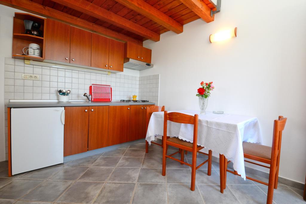 Apartments Mira Veleniki Εξωτερικό φωτογραφία