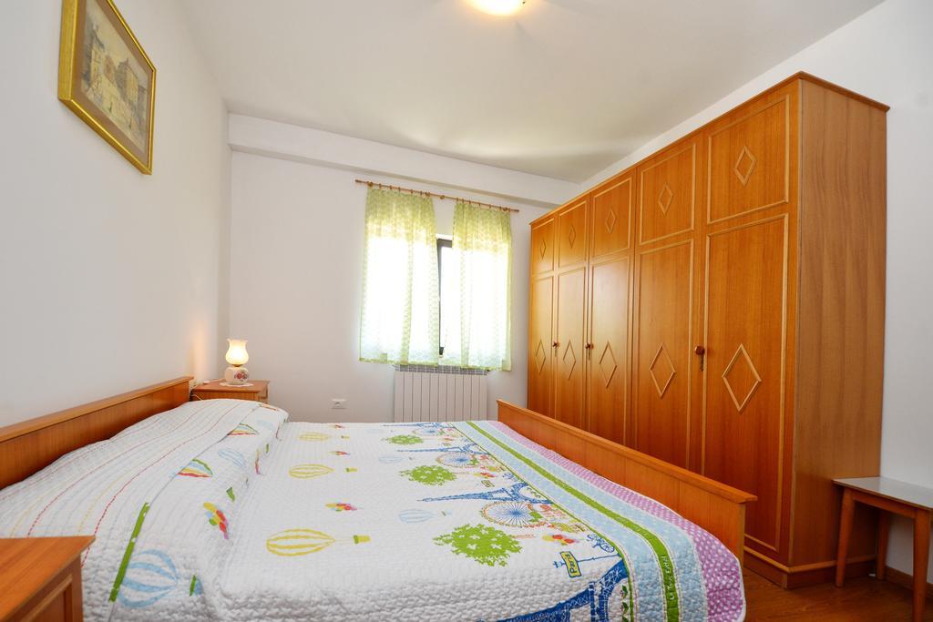 Apartments Mira Veleniki Εξωτερικό φωτογραφία
